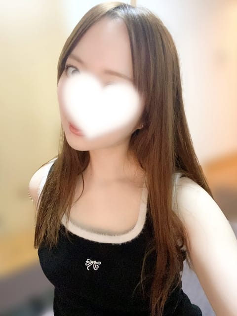︶⊹︶︶୨୧︶︶⊹︶
10月もよろしくお願いします🤍

最近は前髪分けておでこ出してます₍ᐢ..ᐢ₎⊹
どっちが好きー？