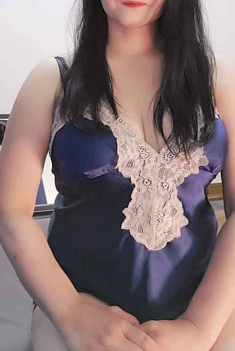 こんにちは。
本日も23:00まで出勤しております(๑•̀ㅂ•́)و✧
お出かけついで、お仕事帰りにお待ちしております。