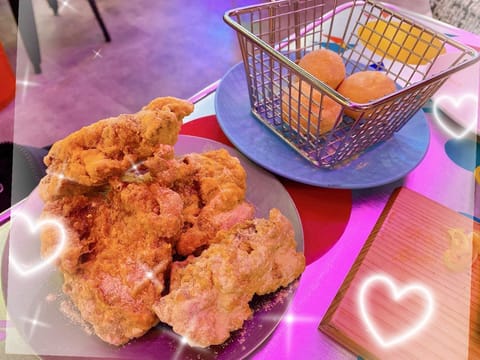 おはようございます☀
只今起床🕊久々にゆっくり寝た✨
昨日お友達と韓国料理のお店へ🇰🇷
可愛くて美味しかった〜🤤
食べす