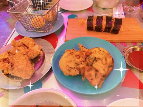 おはようございます☀
只今起床🕊久々にゆっくり寝た✨
昨日お友達と韓国料理のお店へ🇰🇷
可愛くて美味しかった〜🤤
食べす