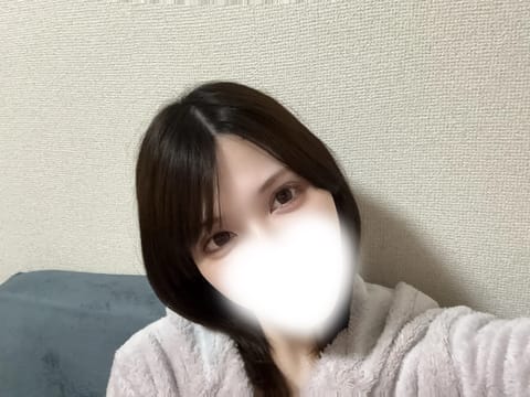 出勤しました🤍
朝までいるのでお誘いまってます！