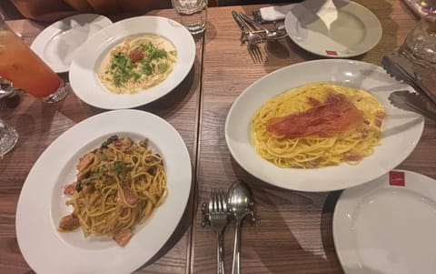 昨日友達の誕生日会したの˶> <˶
ここのお店めっちゃオシャレで素敵だった✨