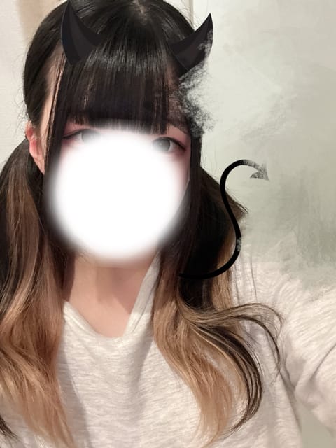 急遽本日21:00～米原ルームで出勤します🍒
21:00～24:00🈳
少ない時間なのでご予約早い者勝ちです🌟

今日と