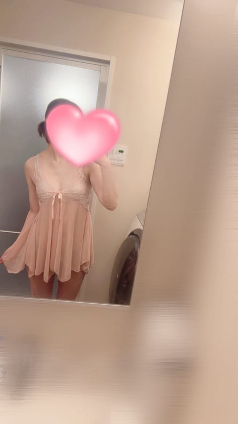 本日12:00~出勤です！
久しぶりの出勤なのでぜひ会いに来てください🙌🏻✨
6月もよろしくお願いします( ˊᵕˋ )💭