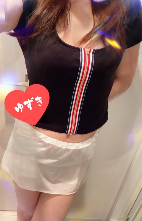 こんにちは☀️

ゆずきです❤️💛

もぅ桜のシーズン🌸なので
花見に行きたいですーー🥺

今年も自粛…🥲ww

健康が