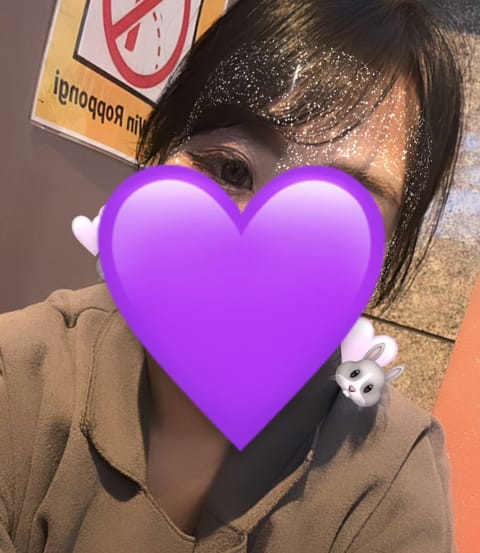 今日は知り合いのところでアルバイト🫶
最近メイク変えたらいい感じ💄