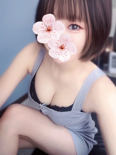 おはようございます！
9月初出勤です✨️
今日は涼しくて過ごしやすいですね💕
23時までお部屋にいます！

まだ空きがあ