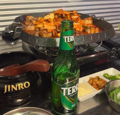今日は南新宿のお部屋にいます🫶

この前お友達と食べたチュクミ🐙

寒いと韓国料理食べたくなるの
私だけかな🤤🇰🇷

マ