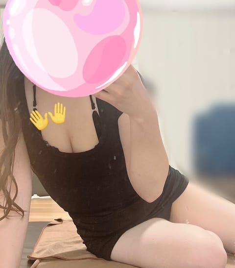 本日急遽出勤してます！🎀

17:00~20:00と短い時間ですがご予約お待ちしております！！🌟
お兄さん会いに来てくれ