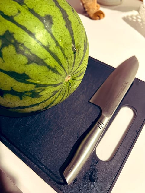 スイカ切る🍉🔪