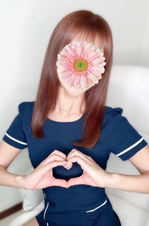 急きょですが
今日18：00〜います🙌🏻🙌🏻

明日明後日も出勤するか迷ってる🥺✨