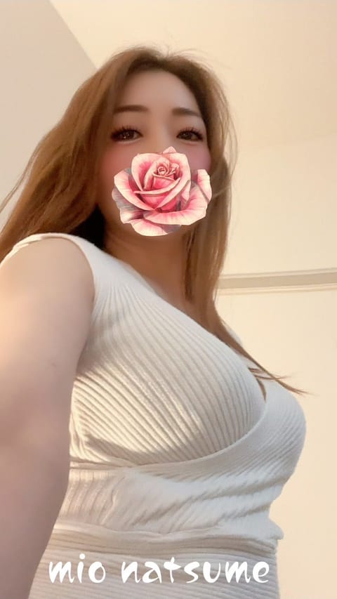 秋空が気持ちよく澄みわたる好季節となりました

10月14日(土)
出勤しております🌹

お待ちしております❤️💋