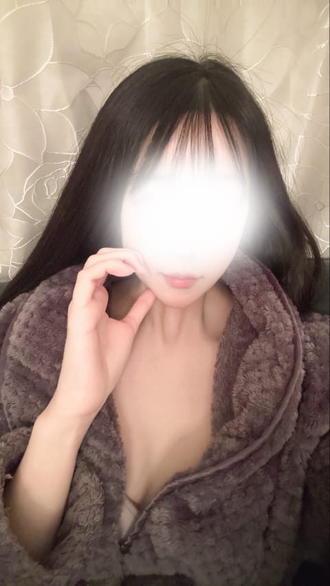 こんばんはみいです

花粉症が辛い、、😣😢
お兄様達は大丈夫ですか？？

本日もお待ちしてます🎶