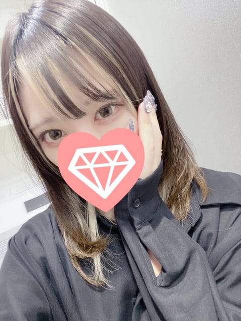 みなさまお久しぶりです💭
新しくAroma Jewelsに在籍させていただくことが決まりました🫶

デビュー日は10/1