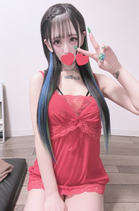 ひよこいまーす🐈
前髪薄くしすぎてハゲてる(´・ω・｀)
お待ちしておりまーす🙋‍♀️