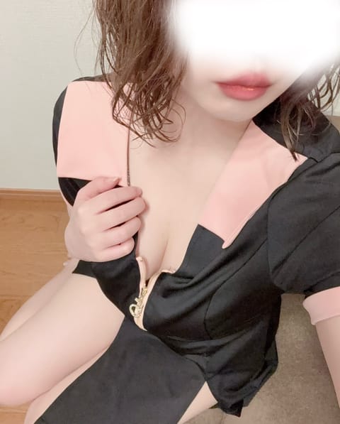 本日18時~26時頃まで出勤してます♡♡

髪の毛切ったんだ~🎶
新しいゆんに会いに来て🥰