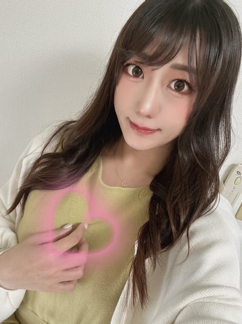 春色ワンピース👗🌸✨

次回出勤は8日（金）17-23🌙
18日以降の出勤リクエストもお待ちしてます❣️