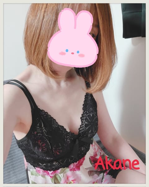 こんにちは🥰あかねです

只今出勤中でーす🙌
今週はあと
20日土曜日、21日日曜日
12時〜19時までの予定となってお