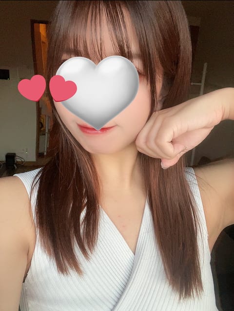 やっほ！この後14-23で出勤です🧡💛
最短17:50〜です૮⁔.   .⁔ა❣️❣️
夜珍しく空いております〜！今年の