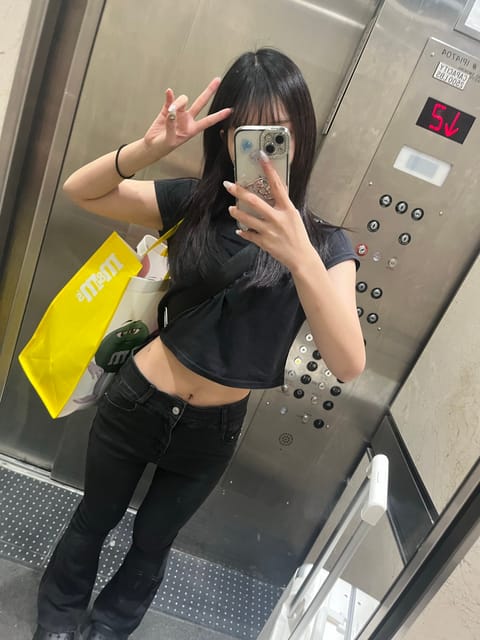 明日キャンセル枠お声がけいただいたので急遽出勤です~！！
11-翌5時までいます❣️
13:20-最短予約枠です！
お誘