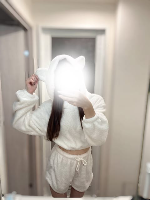 こんばんは🌙
華金楽しんでますか〜？？🤭

明日7日（土）12:00〜18:30で出勤します🪄

久しぶりの週末出勤です