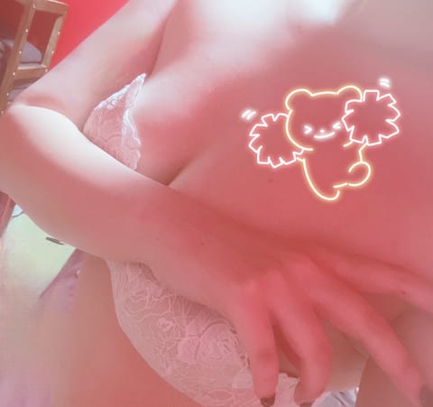 こんばんは！来週の出勤予定です〜🌟

5日（木）22:00〜5:00
6日（金）12:00〜20:00

台風の影響等で