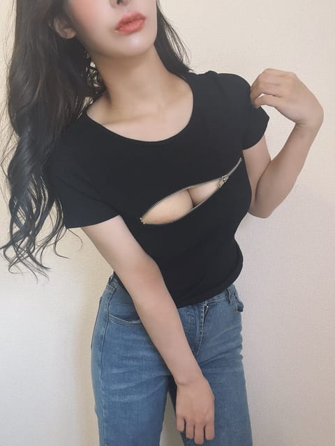 明日2日東新宿にて10時-16時10分、17時50分-21時40分ご案内可能です🍒
お問い合わせは固定ツイートから💌
