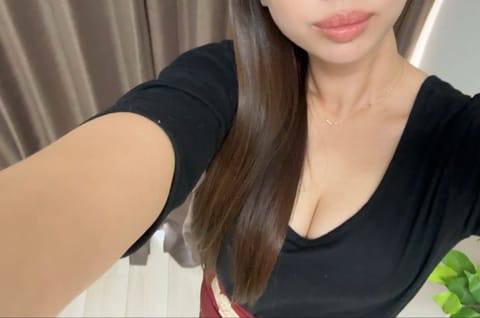 本日もよろしくお願いしますっ🌸

ご予約ありがとうございます！
本日はあと一枠です🙌🤍
お問い合わせお待ちしております✨