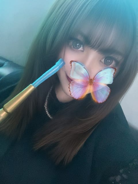 今流行りのキス出来ますか💋
おじさま？お兄さん？に
狙われて朝から笑ってる！🤣

そんな、みなみは
次回 16日 180