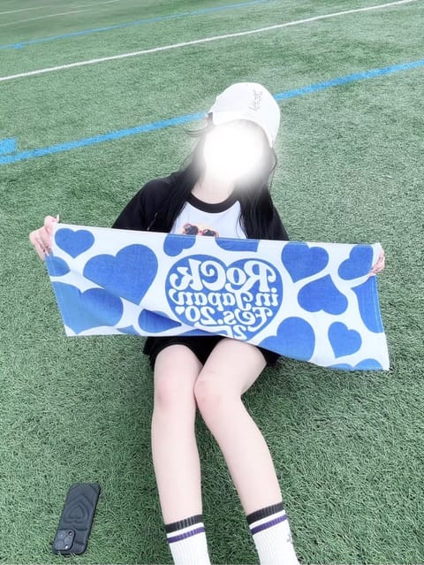 今日寒すぎる〜( ;꒳​;  )
せりはバンドも大好きなので毎年フェスに行ってます👶🏻🎶
この写真は今年のロッキンフェス