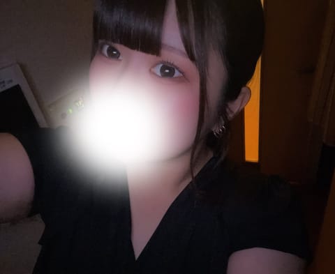 こんばんは🌟
今日とってもさむい🥶❄️
けどくっついたらあったかいよ😉🌟

髪の毛ばっさり切るか悩み中🫢🌀

今日も名駅