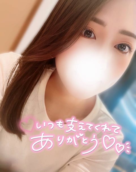 今日もお疲れ様でした☁️

カフェでこっそり
自撮りしました☺️🙏

甘いもの大好きですが
コーヒーはブラック派です☕️