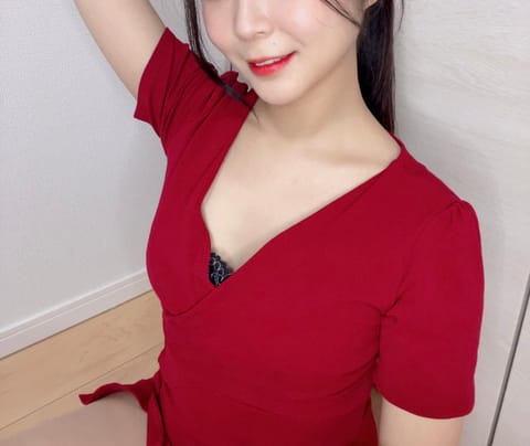 こんにちは！今日は天気が優れないですね…🥲

佐伯本日17-22:30で出勤です🎶
ご予約が入っているので最短18:50