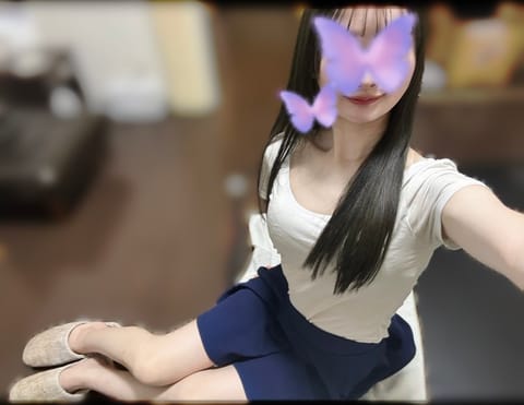 みなさまこんにちは七海です🙌🏻

本日📍13:30〜21:00【国分寺ルーム】に出勤してます‼︎

お時間合う方いたら会