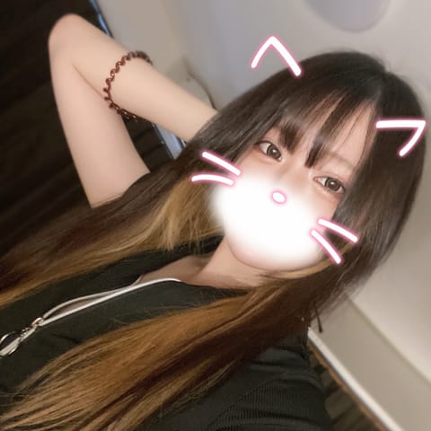 今からのお兄さん風強いのでお気を付けてお越しください♡🍃
台風消えてくれ〜😭

引き続き3時までよろしくお願いします🙏✨
