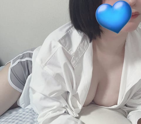 今週の出勤🪼🫧
明日8/19 （火）
22:15~27:00に新横浜で待ってます💙

夜遅めだけど、楽しい時間を一緒にど