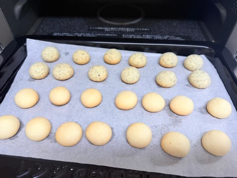 ブールドネージュ作ってみました 𐩢𐩺

冷めた後に
粉糖かけておわり👩🏻‍🍳
