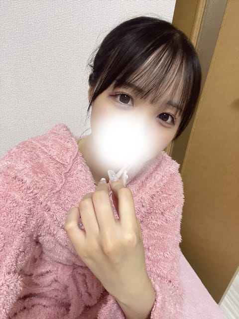 そういえば髪を暗くしてまたエクステ付けた🍒

寝坊しちゃったので12時からに変更になってます🙇🏻‍♀️
スタートのご予約