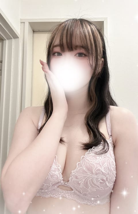 こんにちは〜
本日も出勤しました!!
今日は7日目！あと2日ですねっ

会えるの後ちょっとになっちゃうので、気になってる