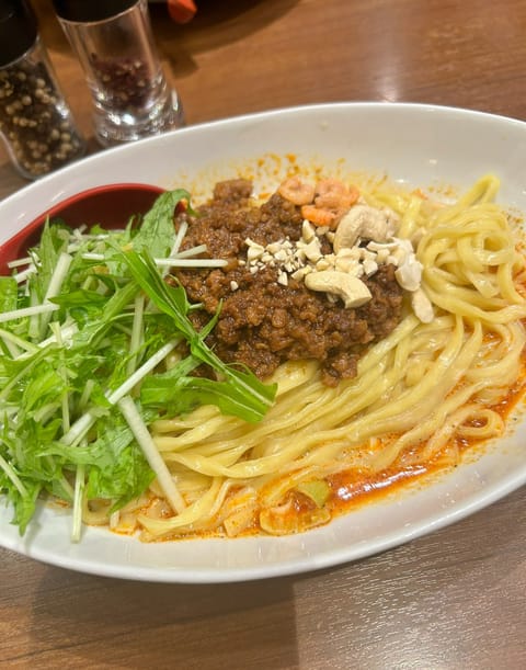 まどかです✨️
本日21時半からいます♡

少し涼しくなってきて食欲の秋🍁
ラーメン食べたくなっちゃった🍜笑

今夜お待