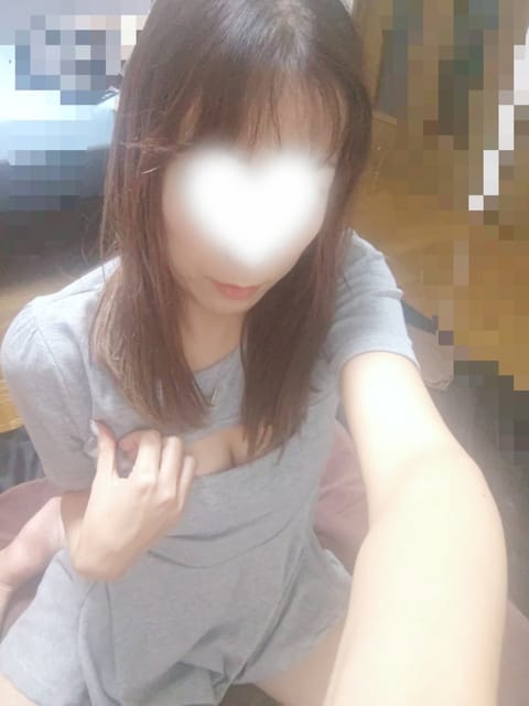 2/22㈭〜2/25㈰まで朝11時〜出勤します。
お時間合う方はお待ちしてますね😊  https://t.co/TzFY