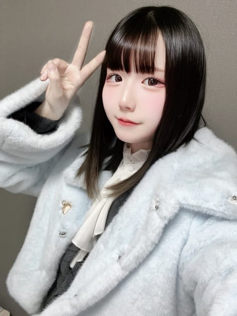 こんばんは！ユベルです👾↝

本日も18:00~2:00で出勤してます💜

最近お昼めちゃ暖かくて、
夜は寒いから服装が