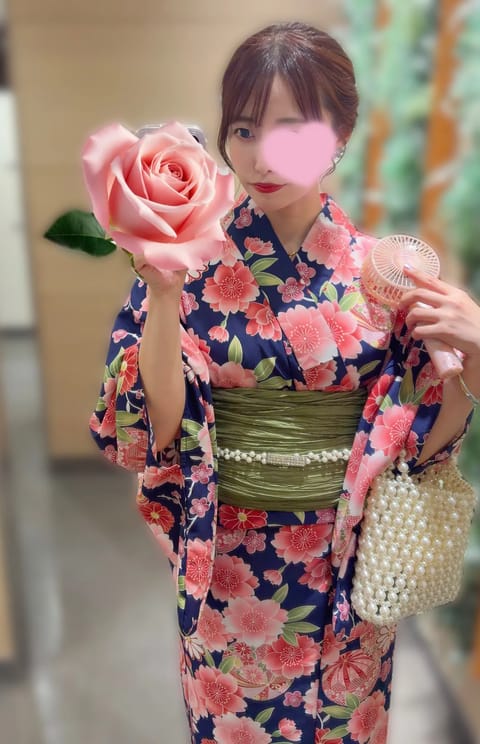 お盆休み終わり？🍉
みんなどんな過ごし方だったかな😌

次の出勤は
8/20(木) 18:00〜26:00 です☁️🫧
