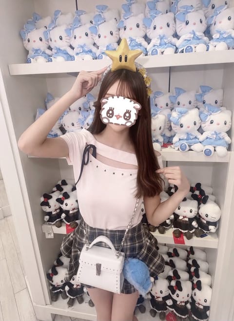 昨日いそがしくてX更新できなかた😿

今日は14:00-2:00でお待ちしてます🥹
最短15:45~🈳です♡♡

@Ed
