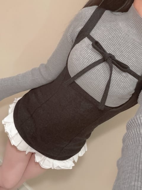この後から26:00まで🈳です😎

これはつぐみちゃんの
えろ私服です🥰笑

華金だよ〜う😳雨やんでるっぽいね☔️楽しも