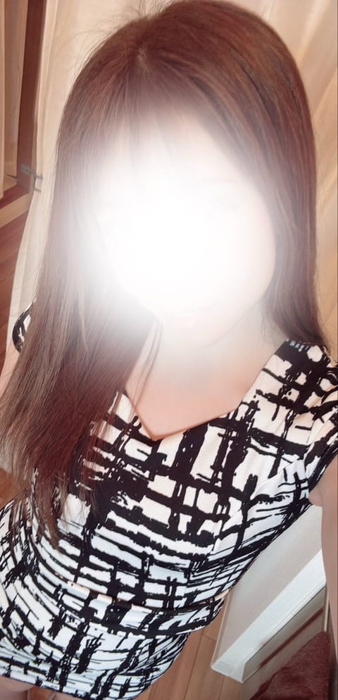 おはようございます🌞
出勤しました(๑ᵔ⤙ᵔ๑)♥︎

今日もお時間ある方はお待ちしてますね🥰
よろしくお願いします💖