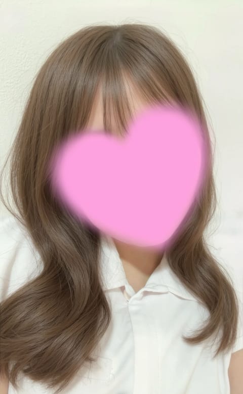 こんばんは🌙
かれんです

明日20時半〜久しぶりの出勤です♡
ご予約お待ちしてます＾＾