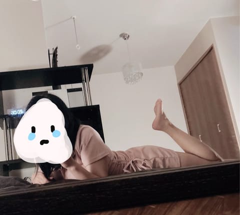 寂しくなってきたぁ！！
誰か会いに来てーー(;[];)

ピンク切るとあボンレスハムみたいやぁ

マッサージさせてっ✋
