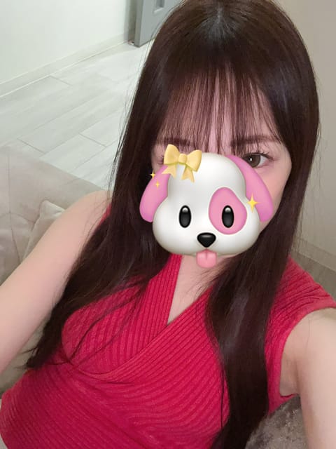 柏木出勤してます🌱🐶

髪の毛染めて綺麗な色に✨
夜でもマフラーいらない気温になってきてて嬉しいなー！

本日27:00