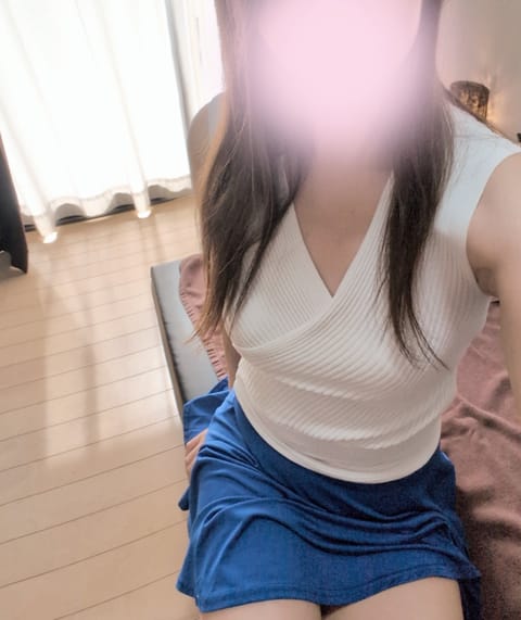 こんにちは月森です😊
4月に入りましたね🌸今月もよろしくお願いします😉
次回の出勤は4/5(日)12時〜18時です✨️
